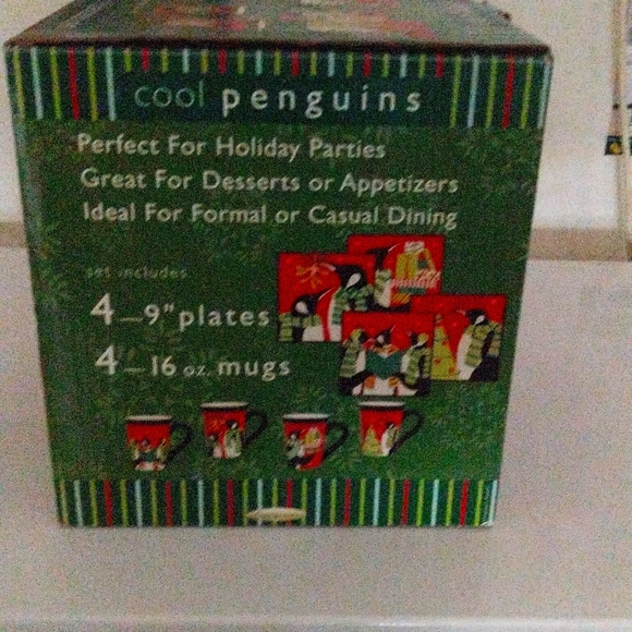 Eight Piece Hostess Set... Cool Penguins Christmas Themed - Picture 3 of 4